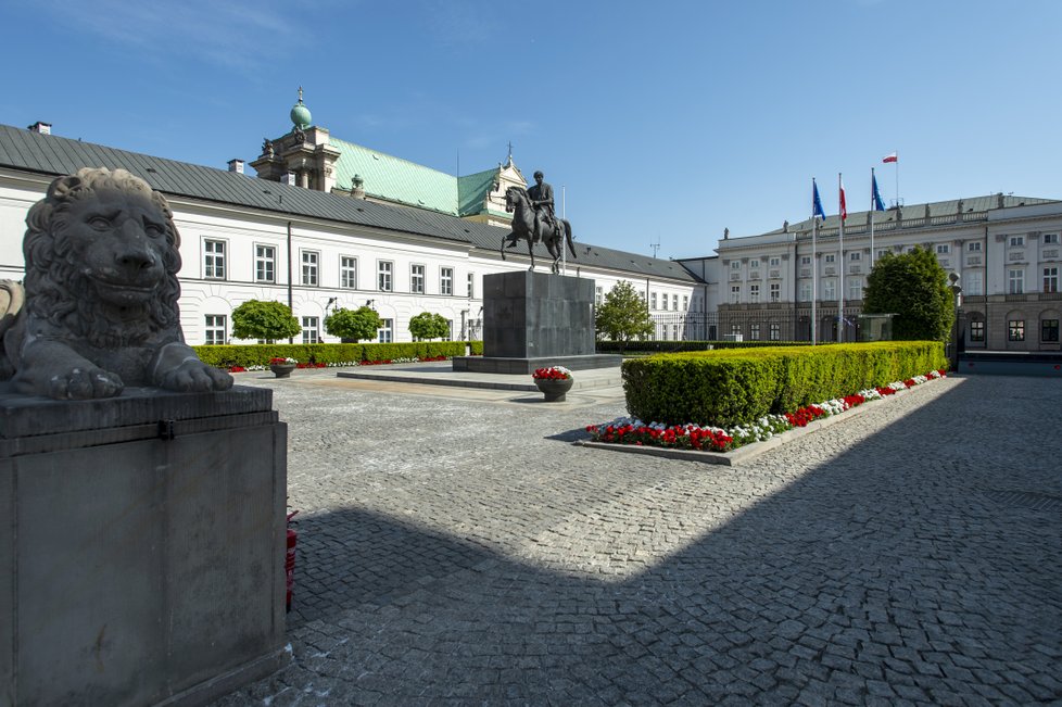 Vojenská pocta, Trojmoří i prales: Zemanova druhá oficiální prezidentská cesta vedla do Polska.