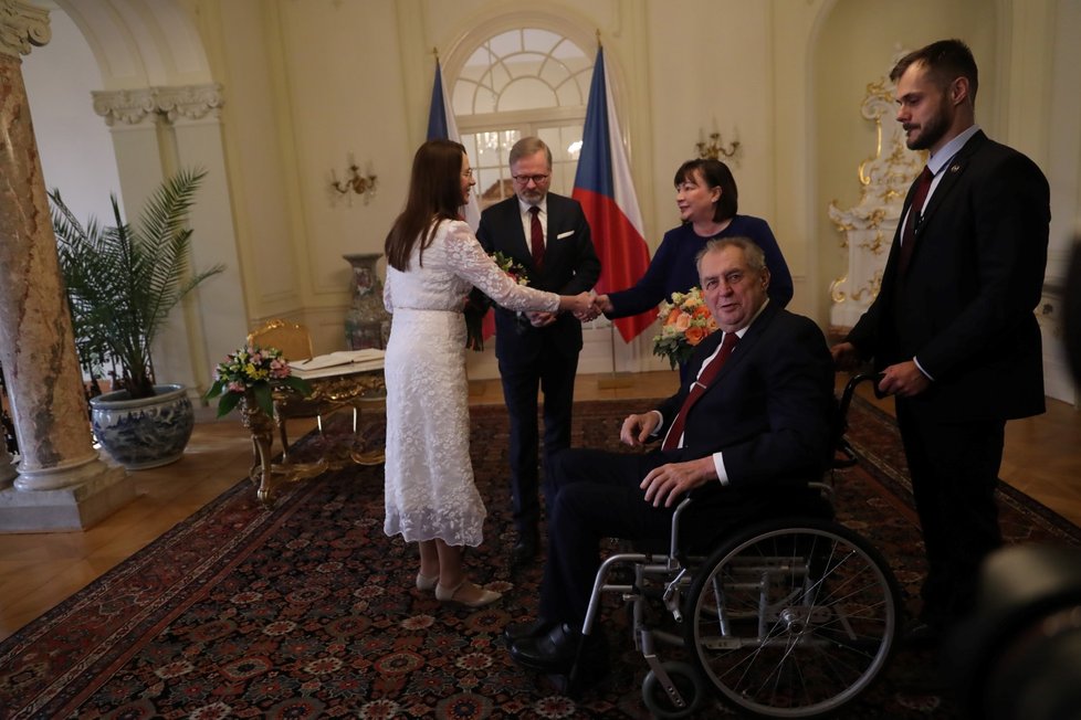 Poslední novoroční oběd prezidenta Miloš Zemana s premiérem a jeho manželkou: Zeman přivítal na zámku v Lánech premiéra Petra Fialu (ODS) s manželkou Janou (2.1.2023)