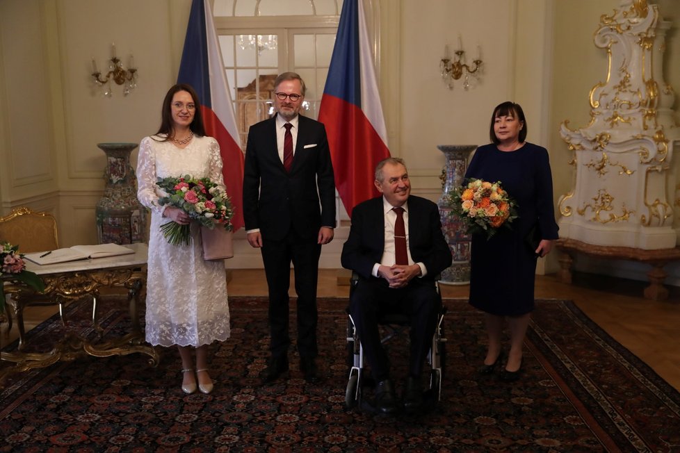 Poslední novoroční oběd prezidenta Miloš Zemana s premiérem a jeho manželkou: Zeman přivítal na zámku v Lánech premiéra Petra Fialu (ODS) s manželkou Janou (2.1.2023)