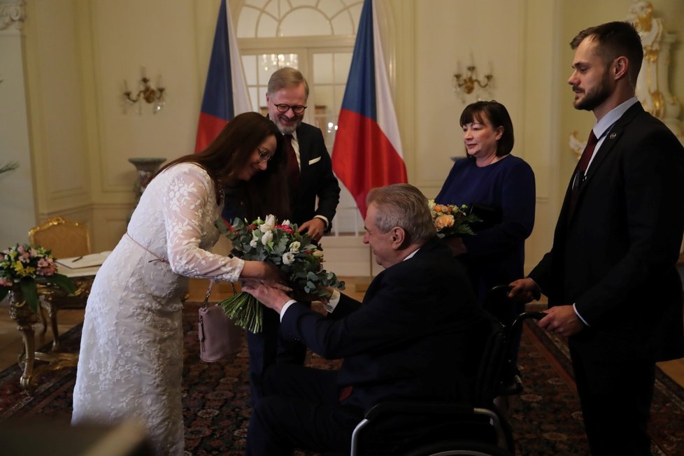 Poslední novoroční oběd prezidenta Miloš Zemana s premiérem a jeho manželkou: Zeman přivítal na zámku v Lánech premiéra Petra Fialu (ODS) s manželkou Janou (2.1.2023)