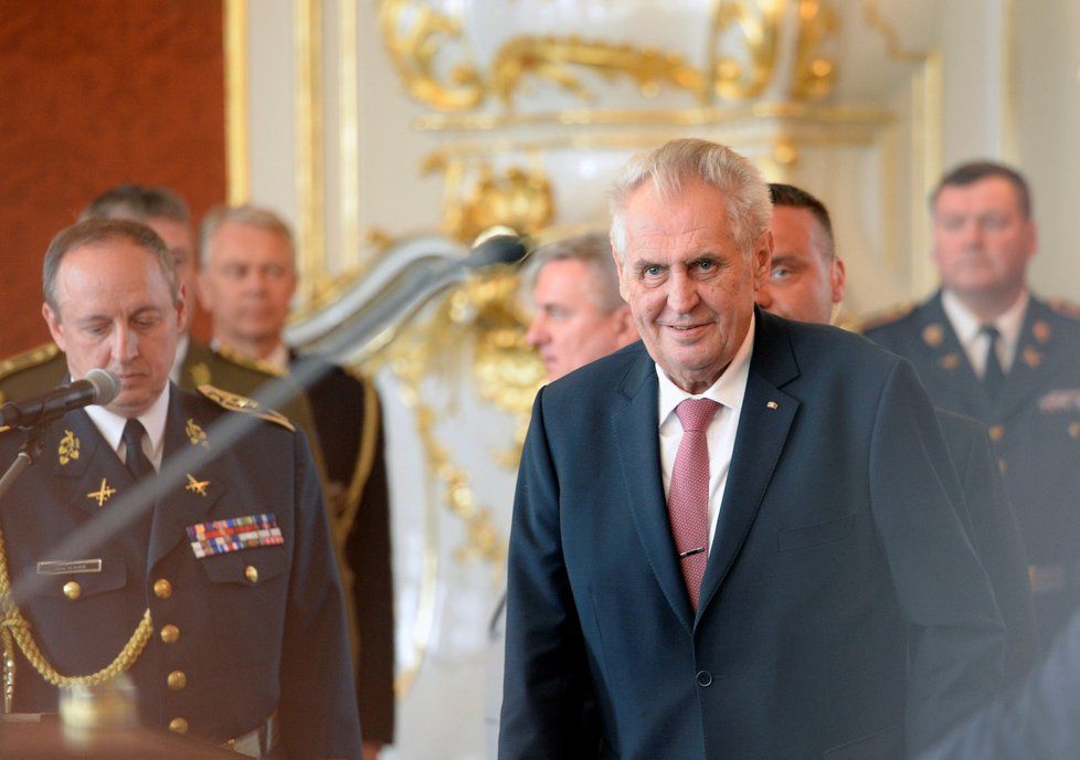 Prezident Miloš Zeman jmenoval na Pražském hradě 8. května 2018 nové generály z řad hasičů, policistů a vojáků