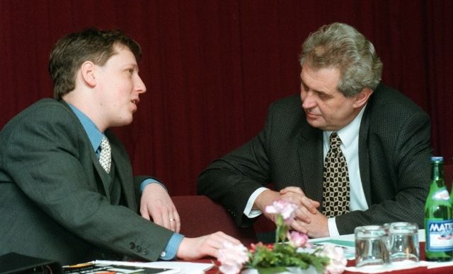 Stanislav Gross a Miloš Zeman v roce 1999.