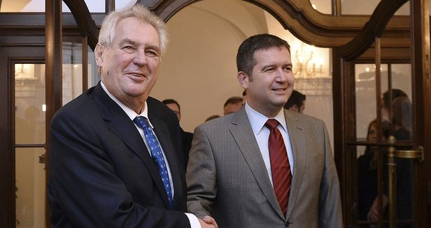 Hamáček řekl Zemanovi, jaké ministry chce ČSSD ve vládě. Lidem jména tají