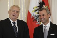 Zeman přijal kritika Benešových dekretů. Rakouského prezidentského adepta Hofera