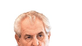 Prezident Miloš Zeman kouří vždy a všude