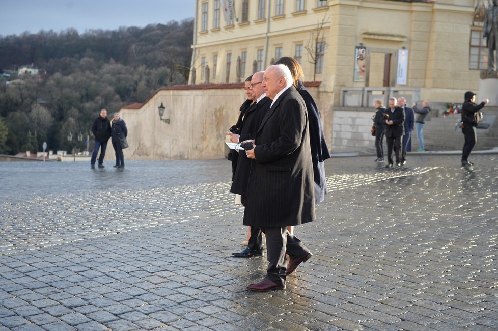 Nechyběl ani Félix Slováček s milenkou Lucií Gelemovou