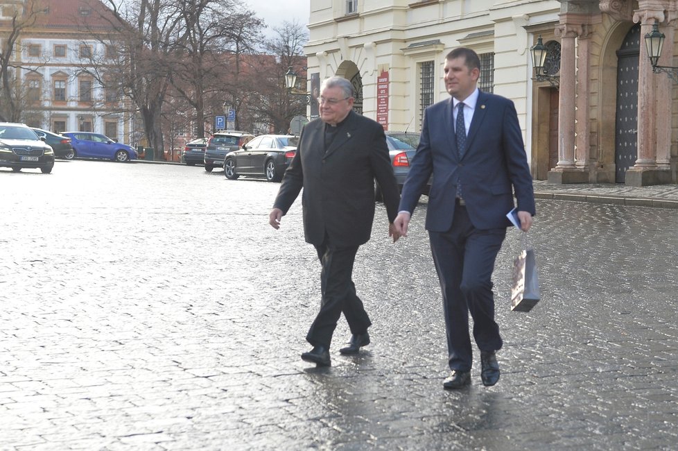 Na Zemanovu oslavu přišel kardinál Dominik Duka (10.3.2019)