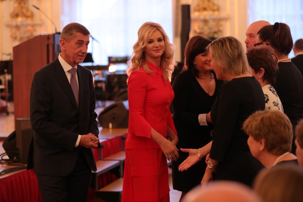 Přišel i premiér Andrej Babiš s chotí