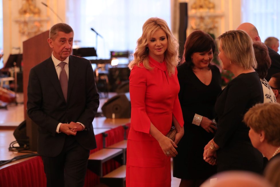 Přišel i premiér Andrej Babiš s chotí