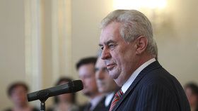 Prezident Miloš Zeman ohrozil podle senátního výboru výrokem o novičoku bezpečnostní zájmy ČR.