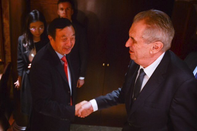 Prezident Miloš Zeman na jednání se šéfem Huawei v Číně (27. 4. 2019)