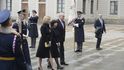 Inaugurace 2013: První dáma Ivana Zemanová je oblečena celá v černém, první dcera Kateřina zvolila kombinaci černé se žlutou