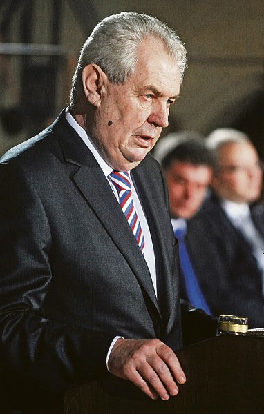 Miloš zeman v inauguračním projevu s kravatou v barvách ruské tikolory