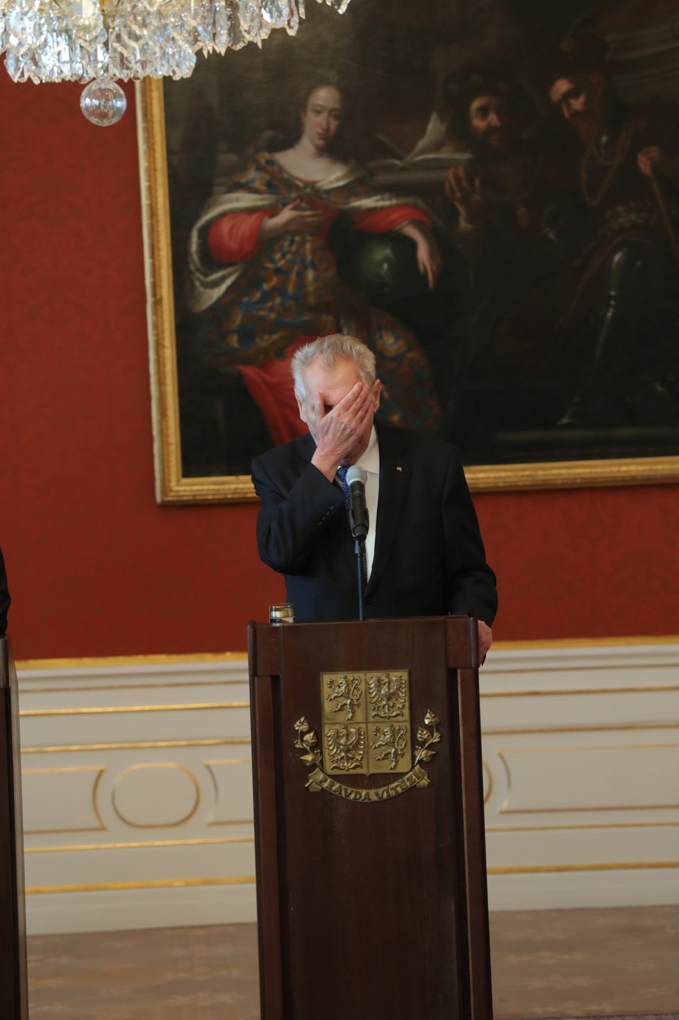 Prezident Zeman během jmenování Babišovy vlády