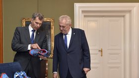 Prezident Miloš Zeman na Hradě přijal předsedu Českého olympijského výboru Jiřího Kejvala.