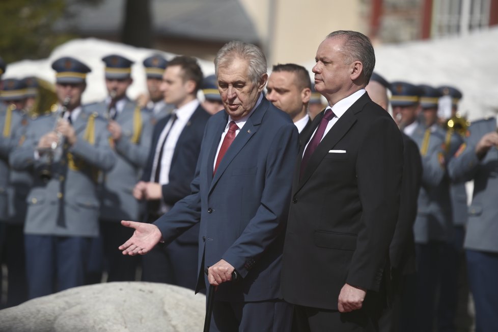 Prezident Zeman navštívil Slovensko. Sešel se se slovenským prezidentem Kiskou.