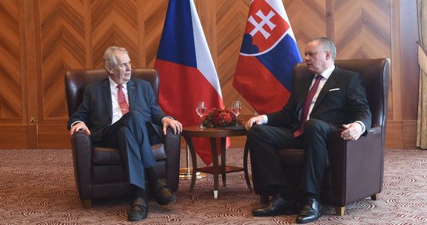 Zeman v Tatrách vzpomínal na zlato. Kiska mu slíbil dům za devět milionů