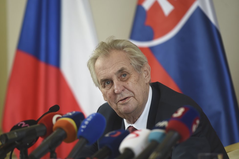 Zeman na tiskové konferenci při příležitosti Zemanovy návštěvy Slovenska