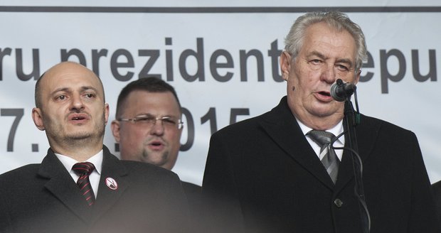 Zeman nezneužije 17. listopad a bude doma, hlásí Ovčáček. Odtajnil i detaily ruské mise