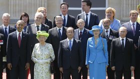 Druhé setkání Zemana s britskou královnou Alžbětou II. Na výročí vylodění v Normandii, po boku světových státníků Obamy, Hollanda nebo Putina.