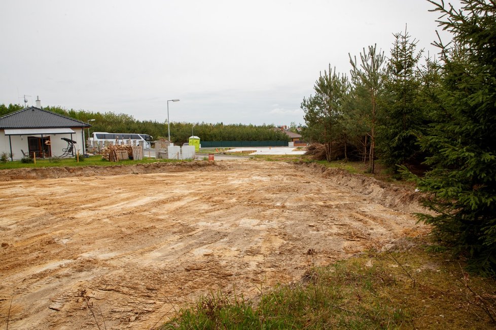 Pozemek prezidenta Miloše Zemana v Lánech, na kterém bude stát jeho nové bydlení.