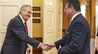 Zeman se setkal se Šefčovičem. Popřál mu úspěch ve volbách a ocenil jeho schopnosti Zeman se setkal se Šefčovičem. Popřál mu úspěch ve volbách a ocenil jeho schopnosti