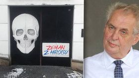 Novým motivem na bráně brněnského divadla Husa na provázku je lebka s nápisem Zeman z hrobu.
