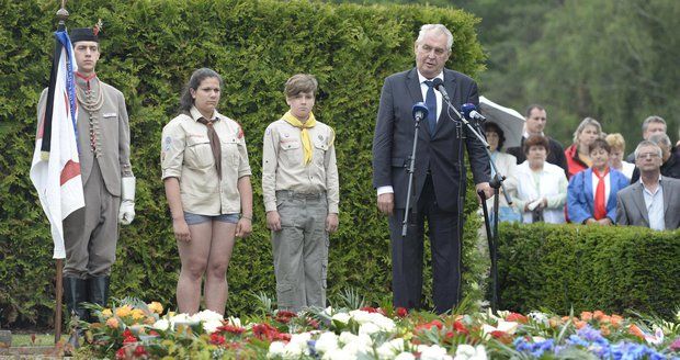 Zeman v Lidicích varoval před neonacisty. Kritizoval Kotlebu i Dělnickou stranu