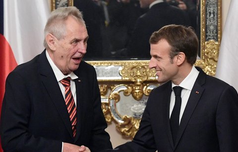 Zeman zve Macrona a jeho ženu Brigitte do Prahy. Podpořil jeho kroky vůči Putinovi a Rusku