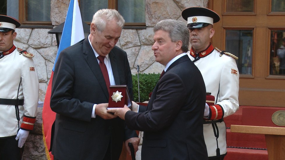 Prezident Zem obdržel makedonské nejvyšší státní vyznamenání - Řád 8. září.