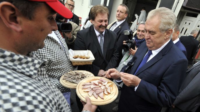 Miloš Zeman na návštěvě řeznictví Matula