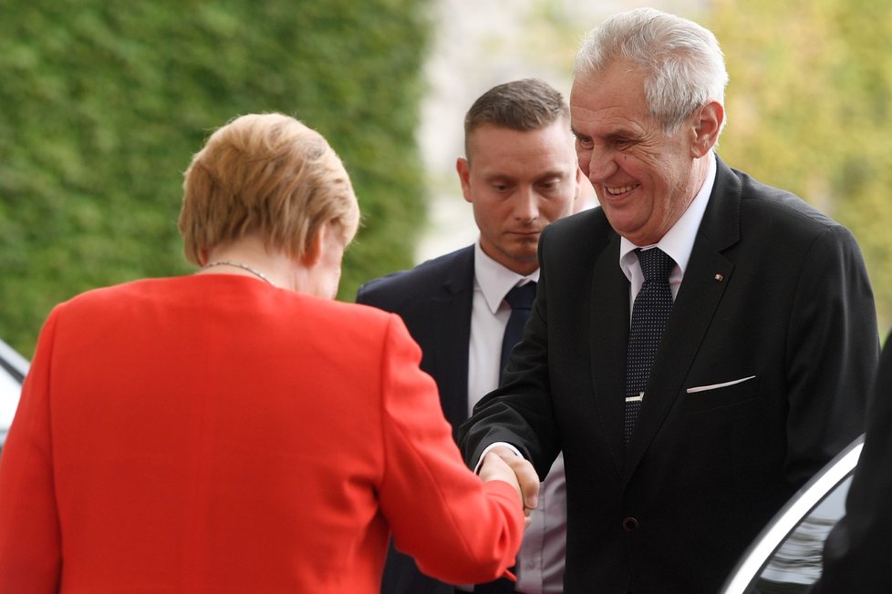 Miloš Zeman s Angelou Merkelovou v Berlíně