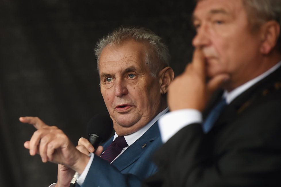 Prezident Miloš Zeman se nechal slyšet, že k ústavě přistupuje tvůrčím způsobem.