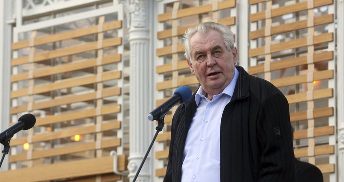 Miloš Zeman se již v pondělí sejde s čínským prezidentem.