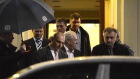 Miloš Zeman přijel Zemanovcům poděkovat do Hotelu Esplanade