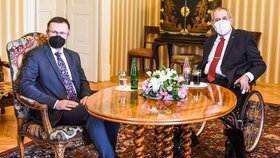 Prezident Miloš Zeman s ministrem zemědělství Zdeňkem Nekulou (KDU-ČSL) na zámku v Lánech (3.1.2022)