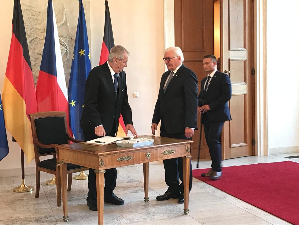 Český prezident Miloš Zeman a jeho německý protějšek Frank-Walter Steinmeier v Berlíně (21. 9. 2018)