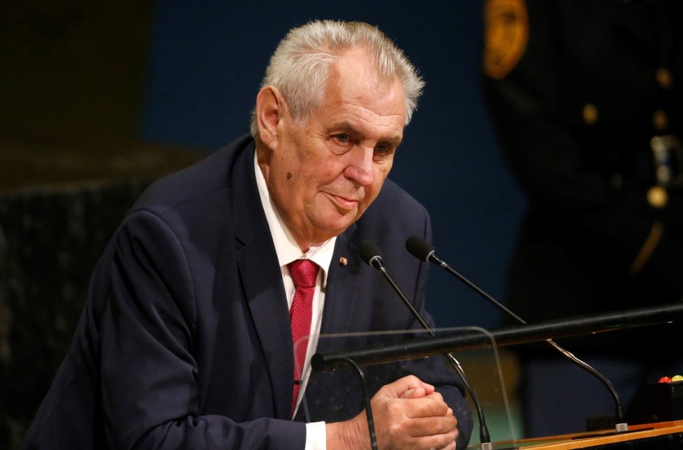 Prezident Miloš Zeman se nechal slyšet, že k ústavě přistupuje tvůrčím způsobem.