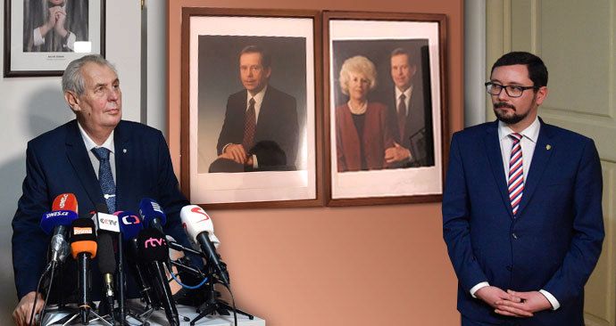 Prezident Miloš Zeman a mluvčí Jiří Ovčáček společně s fotografií portrétů prezidenta Václava Havla s 1. manželkou Olgou, kterou Ovčáček sdílel (koláž).