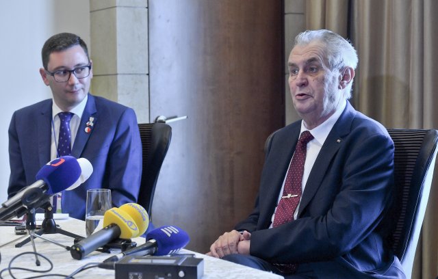 Podle Zemana šéf BIS Michal Koudelka ohrozil ekonomické zájmy ČR v Číně
