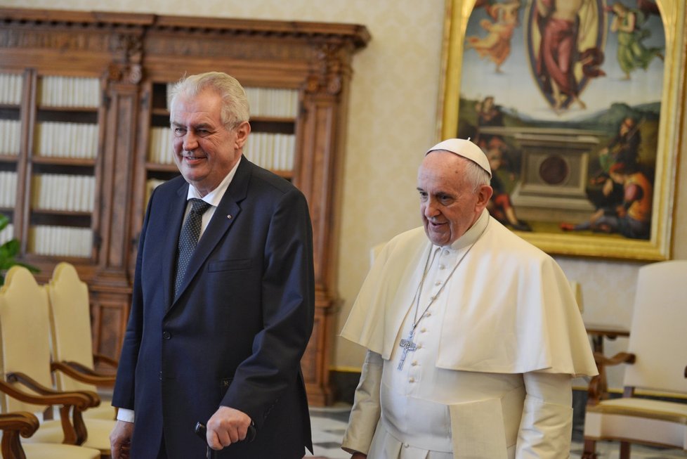 Miloš Zeman s manželkou Ivanou a českou delegací navštívili papeže Františka