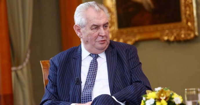 Prezident Miloš Zeman zkritizoval uprchlický komiks a načtrtl taktiku boje proti norské sociálce.