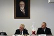 Prezident Miloš Zeman v pondělí při zahájení třídenní cesty po Středočeském kraji. Vpravo tamní hejtman Miloš Petera