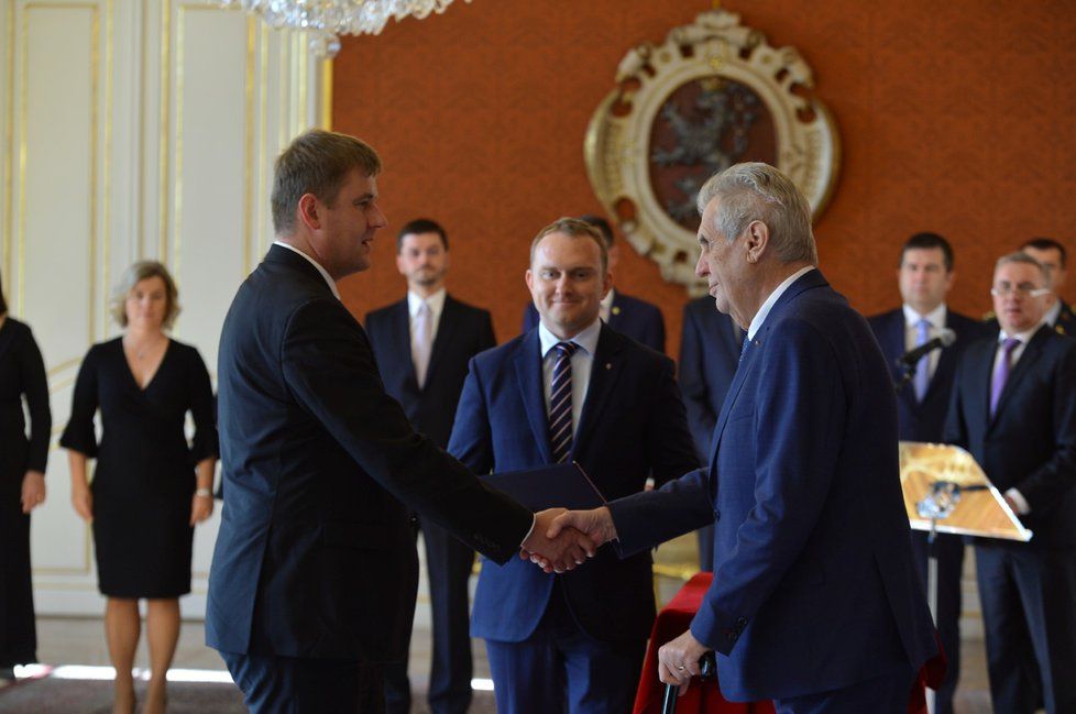 Prezident Miloš Zeman jmenoval Tomáše Petříčka ministrem zahraničí, byl u toho i premiér Andrej Babiš (16. 10. 2018).