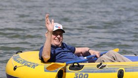 Kapitán Miloš Zeman na Vysočině: Znovu vyplul ve svém žlutém challengeru!