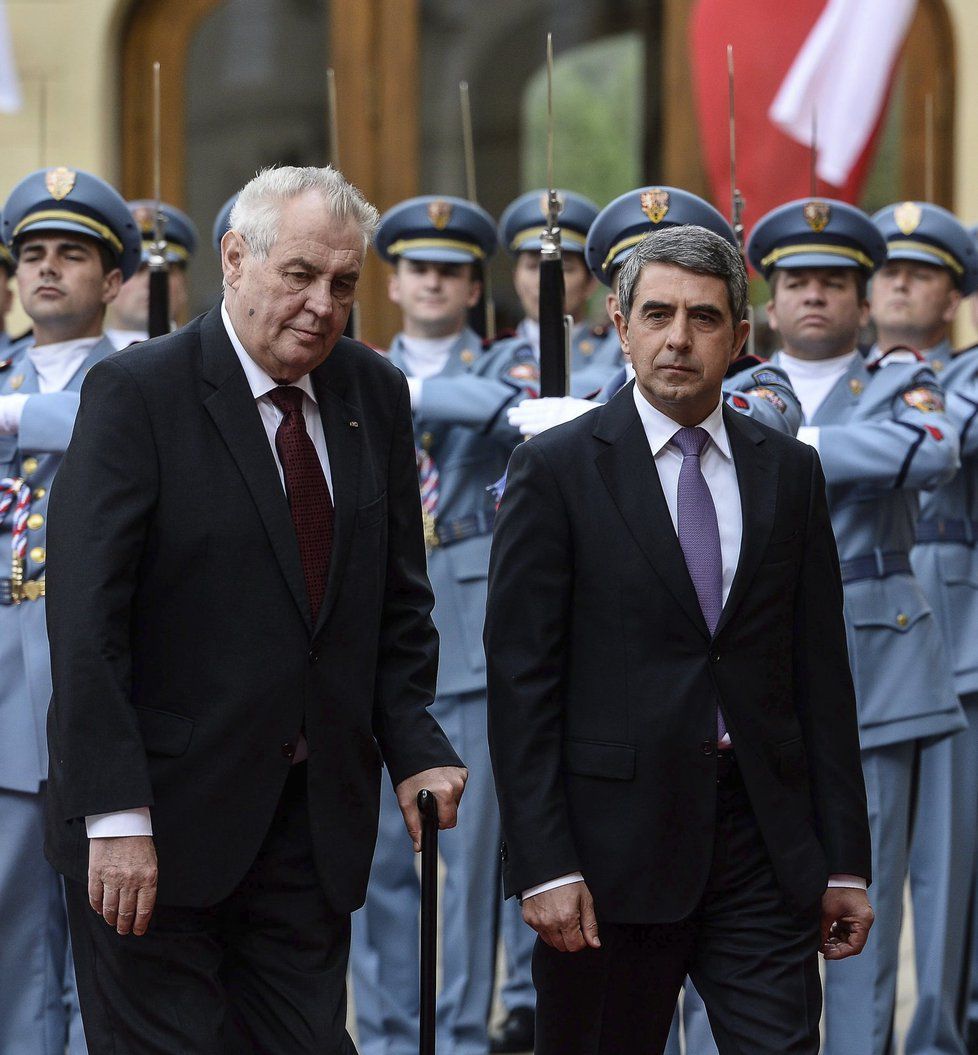 Prezident Miloš Zeman přivítal na Pražském hradě svého bulharského protějška Rosena Plevnelieva.