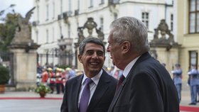 Prezident Miloš Zeman přivítal na Pražském hradě svého bulharského protějška Rosena Plevnelieva.