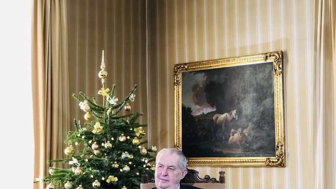 Prezident Miloš Zeman odložil na vánoční poselství ortézu (26. 12. 2020)