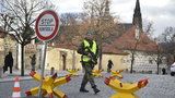 Na Hradě přituhuje. Nové kamery mají turistům i teroristům rozpoznat tváře