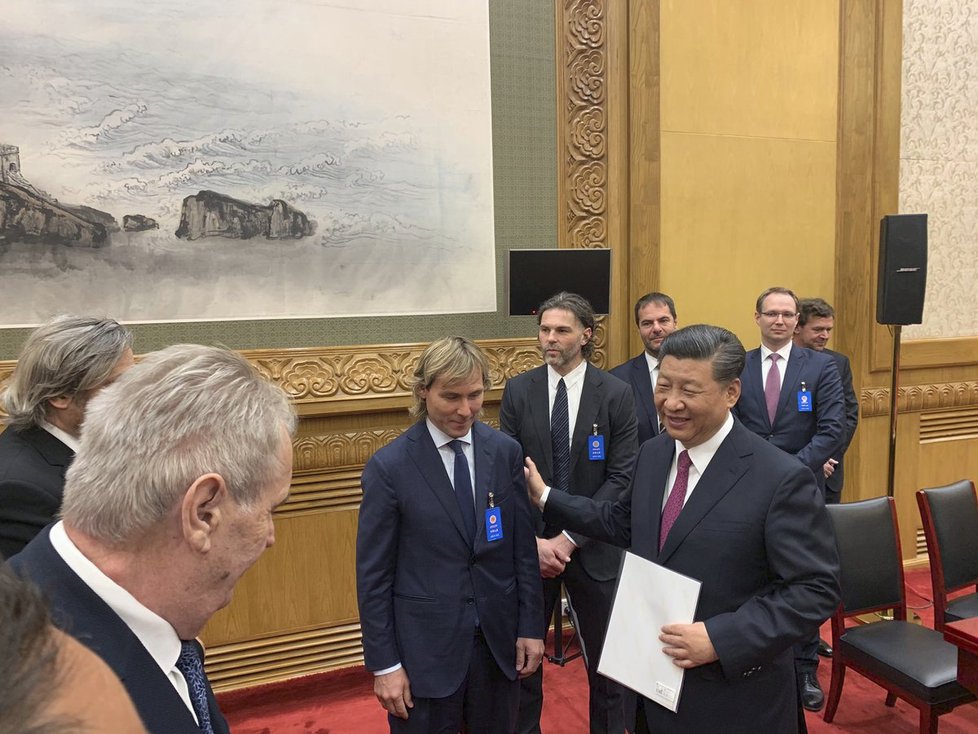 Čínský prezident Si Ťin-pching, Pavel Nedvěd a Jaromír Jágr (28. 4. 2019)
